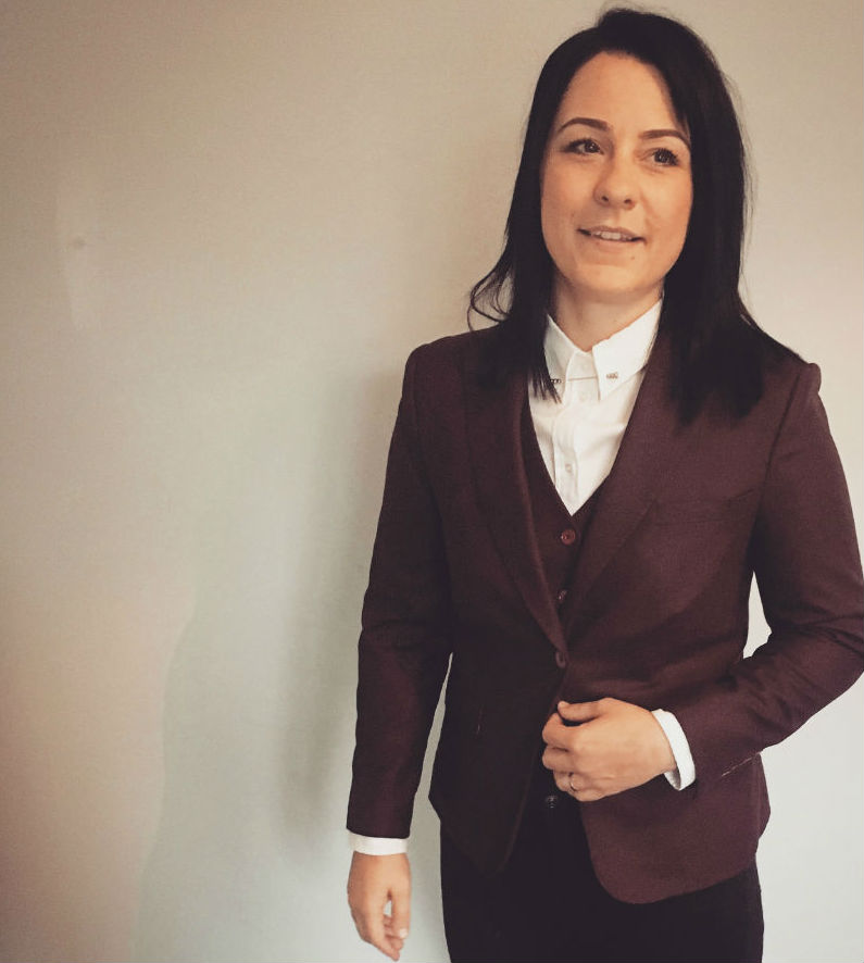 Lucy Spraggan Talks Suit Snobbery and Being True to Herself