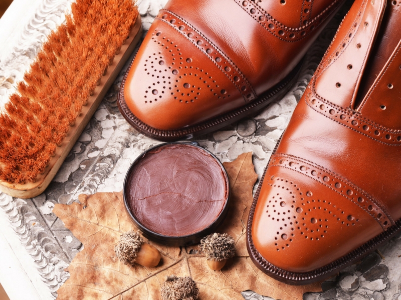 taking care of leather shoes